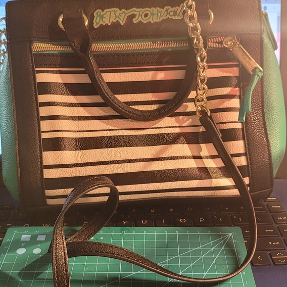 Betsey Johnson Handbags - Betsy Johnson cross body